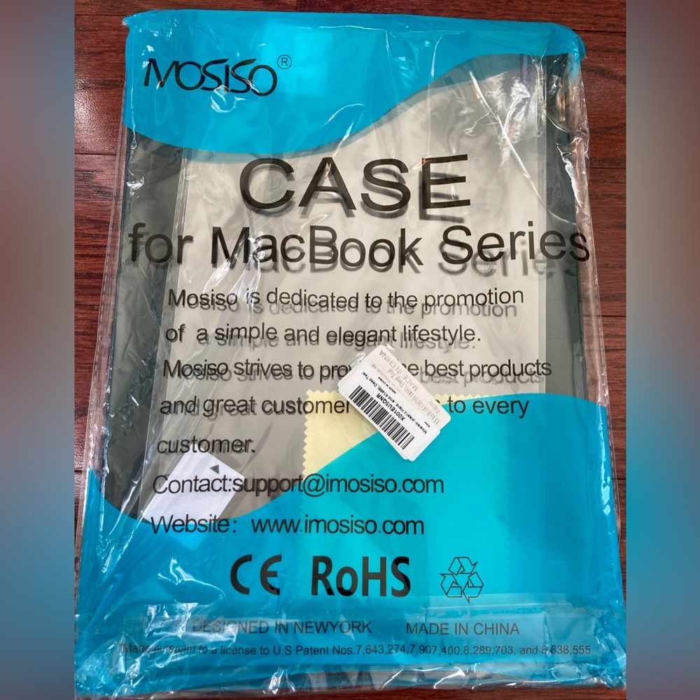 NWT Mosiso Macbook dark teal MacBook series 13” hard shell dark teal case